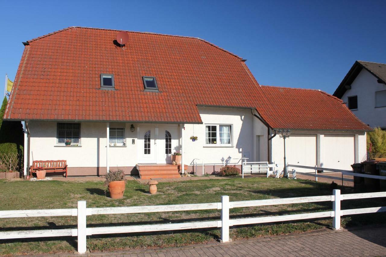 Ruhige Und Gemuetliche Ferienwohnung In Calden Exterior photo